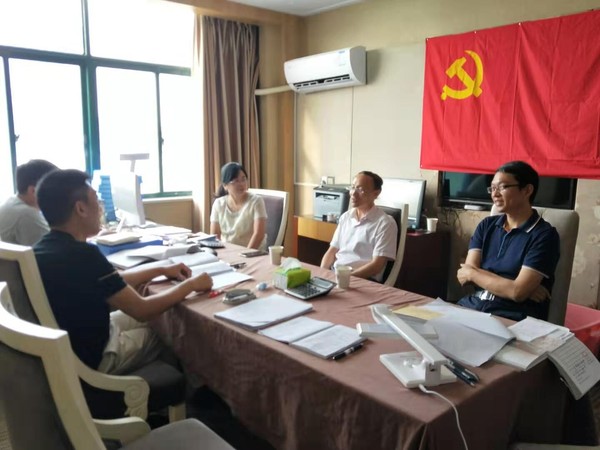 区纪委副书记、监察委副主任张友龙指导区教育系统专项巡察工作.jpg